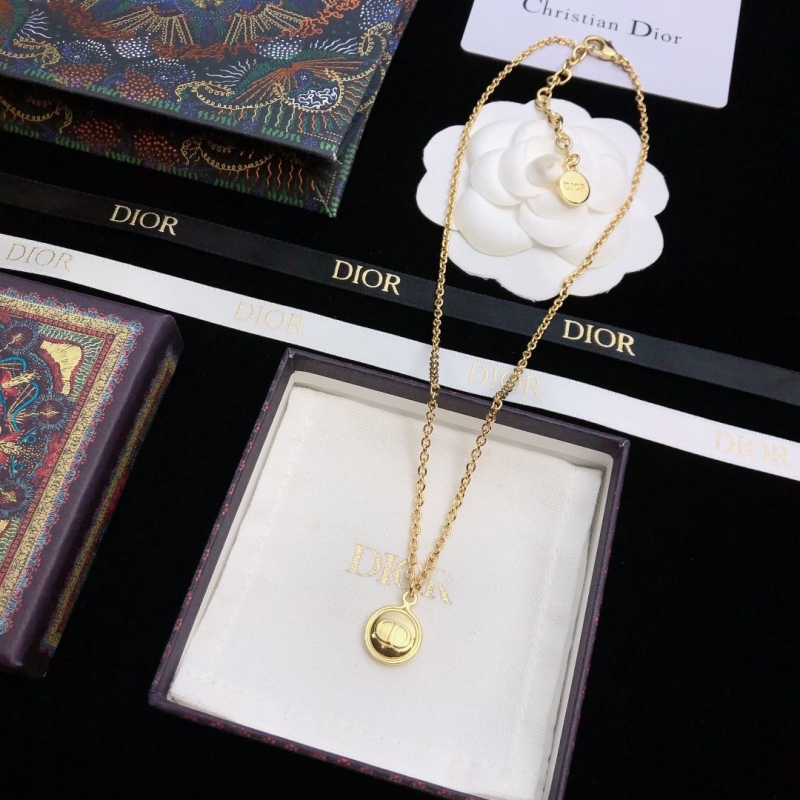 chr1st1an D10r necklaces